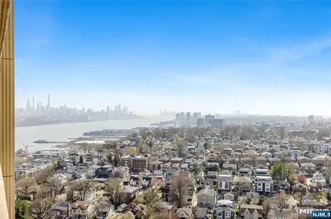 200 Winston Cliffside Park NJ 07010