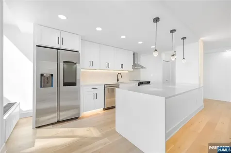 200 Winston Cliffside Park NJ 07010
