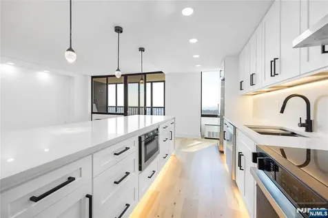 200 Winston Cliffside Park NJ 07010
