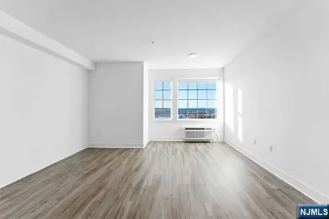 520 Cliff Street Fairview NJ 07022