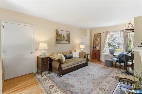 64 Davis Avenue Hackensack NJ 07601