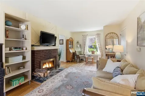 64 Davis Avenue Hackensack NJ 07601