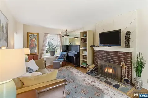 64 Davis Avenue Hackensack NJ 07601