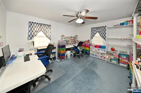 82 Arnot Place Paramus NJ 07652