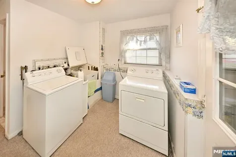 82 Arnot Place Paramus NJ 07652