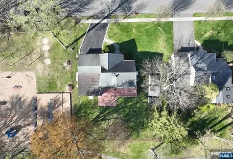 82 Arnot Place Paramus NJ 07652