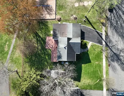 82 Arnot Place Paramus NJ 07652