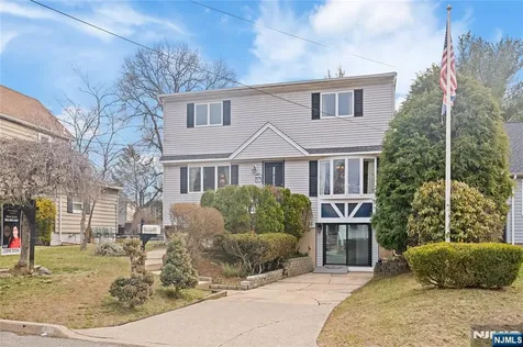 121 Pine Avenue New Milford NJ 07646