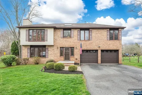 1 Old Timbers Court Roxbury Township NJ 07847