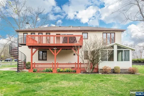 1 Old Timbers Court Roxbury Township NJ 07847