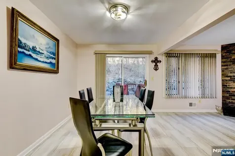 6 Hansen Wayne NJ 07470