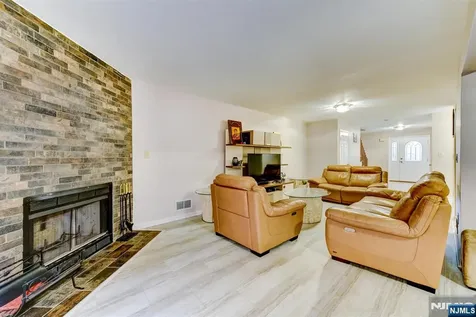 6 Hansen Wayne NJ 07470