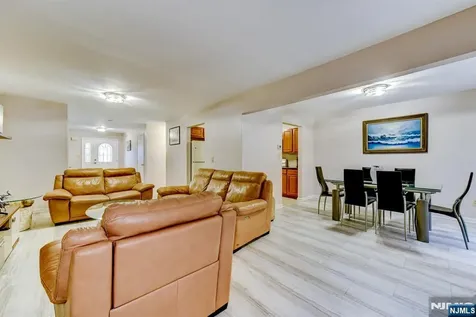 6 Hansen Wayne NJ 07470