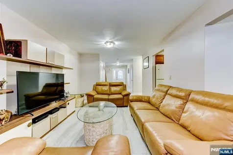 6 Hansen Wayne NJ 07470
