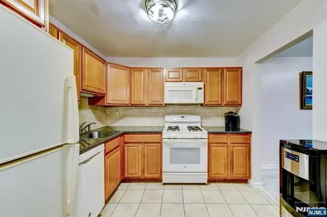6 Hansen Wayne NJ 07470