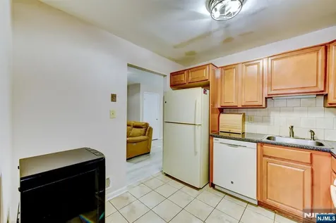 6 Hansen Wayne NJ 07470