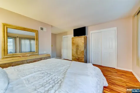 6 Hansen Wayne NJ 07470