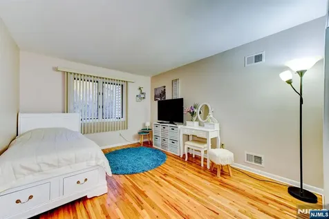 6 Hansen Wayne NJ 07470