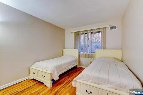 6 Hansen Wayne NJ 07470