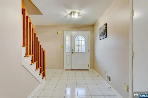 6 Hansen Wayne NJ 07470