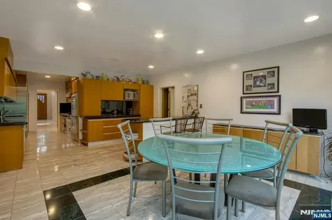 278 Fountain Road Englewood NJ 07631