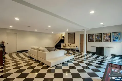 278 Fountain Road Englewood NJ 07631
