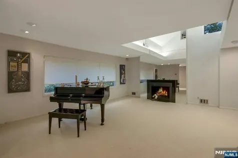 278 Fountain Road Englewood NJ 07631