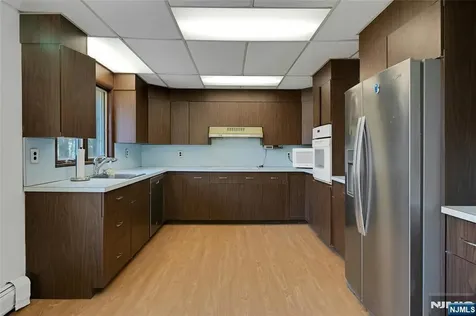 24 Deerhaven Lane Jefferson Township NJ 07435