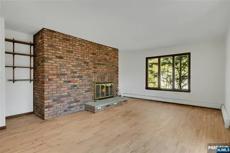 24 Deerhaven Lane Jefferson Township NJ 07435