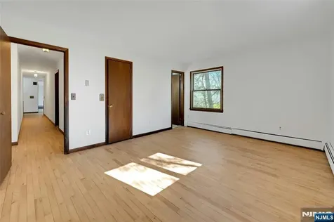 24 Deerhaven Lane Jefferson Township NJ 07435