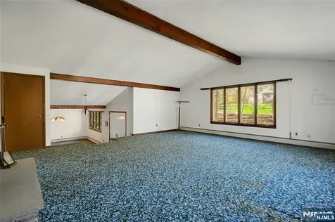 24 Deerhaven Lane Jefferson Township NJ 07435