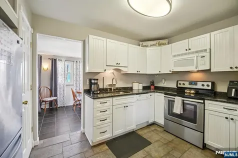 9 Cottonwood Court Hardyston NJ 07460