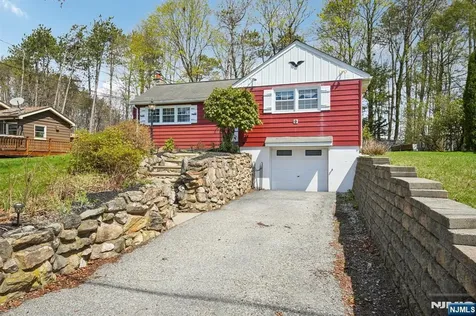 9 Cottonwood Court Hardyston NJ 07460