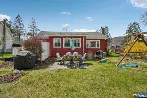 9 Cottonwood Court Hardyston NJ 07460