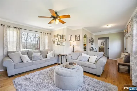 9 Cottonwood Court Hardyston NJ 07460