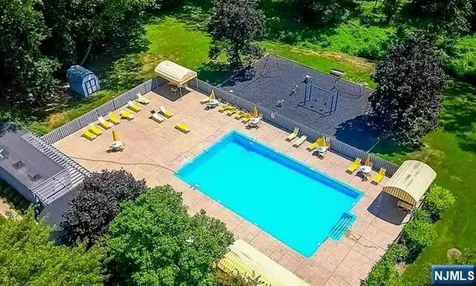 342 Pond Court Twp Of Washington NJ 07676