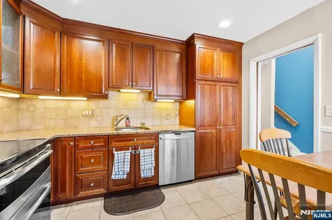 342 Pond Court Twp Of Washington NJ 07676