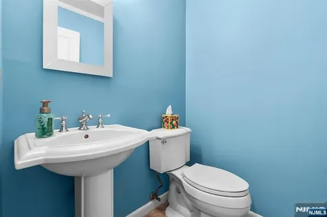 342 Pond Court Twp Of Washington NJ 07676