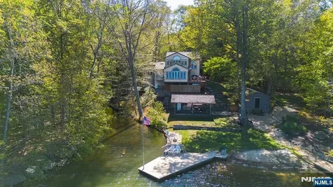70 Harrison Lane Bloomingdale NJ 07403