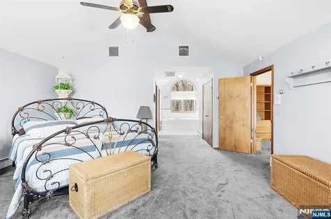 70 Harrison Lane Bloomingdale NJ 07403