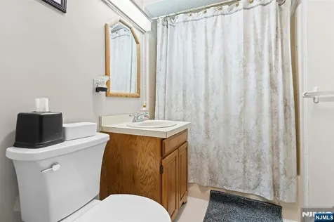70 Harrison Lane Bloomingdale NJ 07403