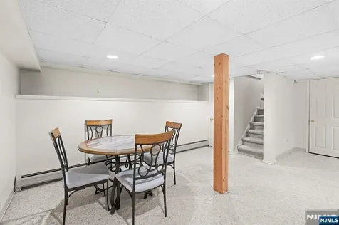 70 Harrison Lane Bloomingdale NJ 07403