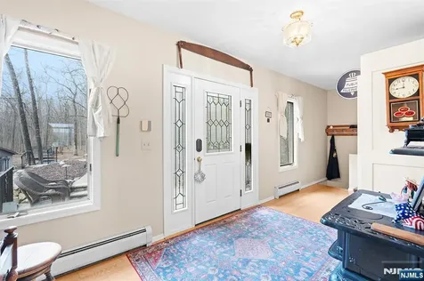 70 Harrison Lane Bloomingdale NJ 07403
