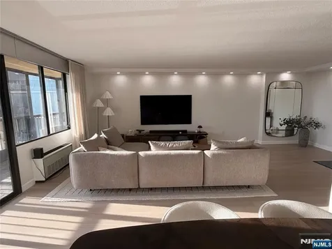 200 Winston Cliffside Park NJ 07010