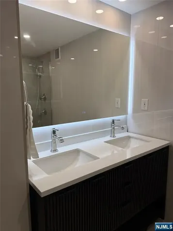 200 Winston Cliffside Park NJ 07010