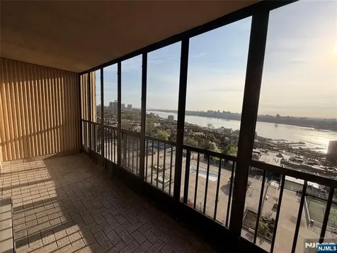 200 Winston Cliffside Park NJ 07010