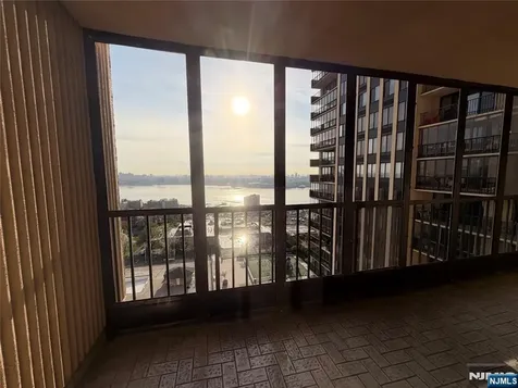 200 Winston Cliffside Park NJ 07010