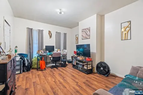 80 Pennington Street Paterson NJ 07501