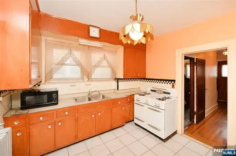7501 3rd Avenue North Bergen NJ 07047