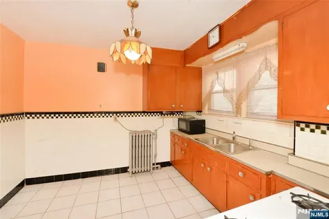 7501 3rd Avenue North Bergen NJ 07047